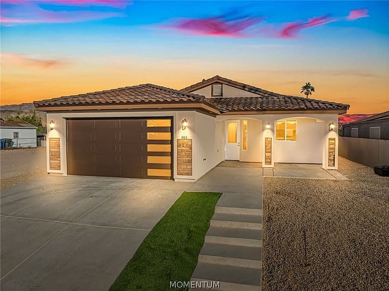 811 Palo Verde Drive photo 2