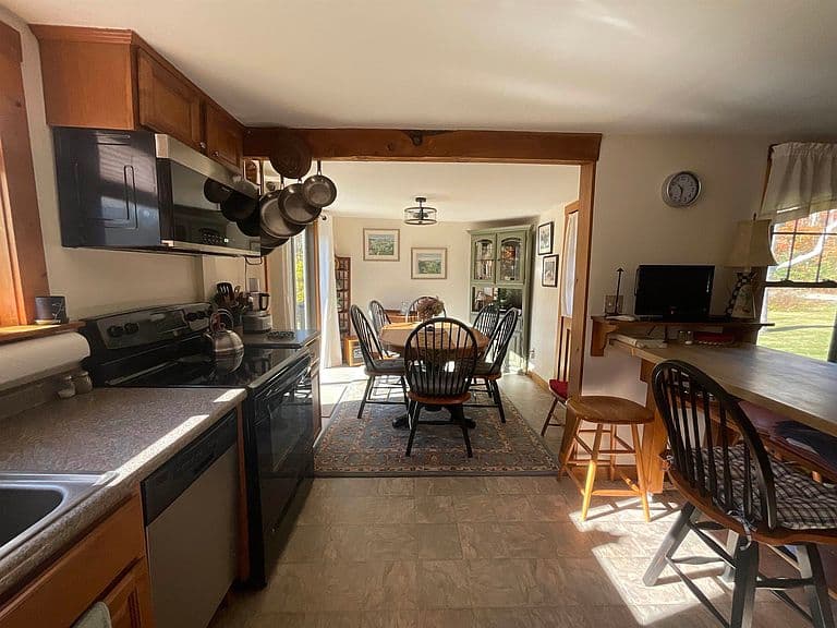 8 Richmond Road photo 3