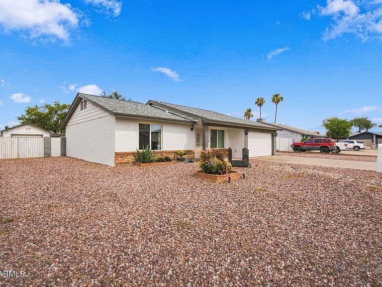 2916 W MEADOW Drive photo 2