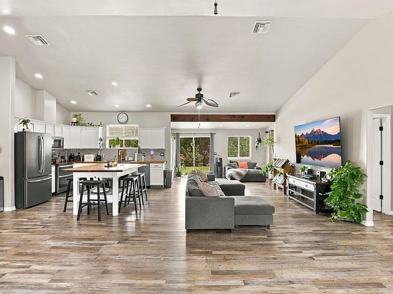 307 S Red Rock Point photo 5