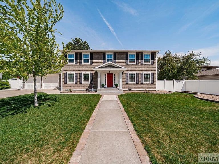 1821 Malibu Dr photo 1