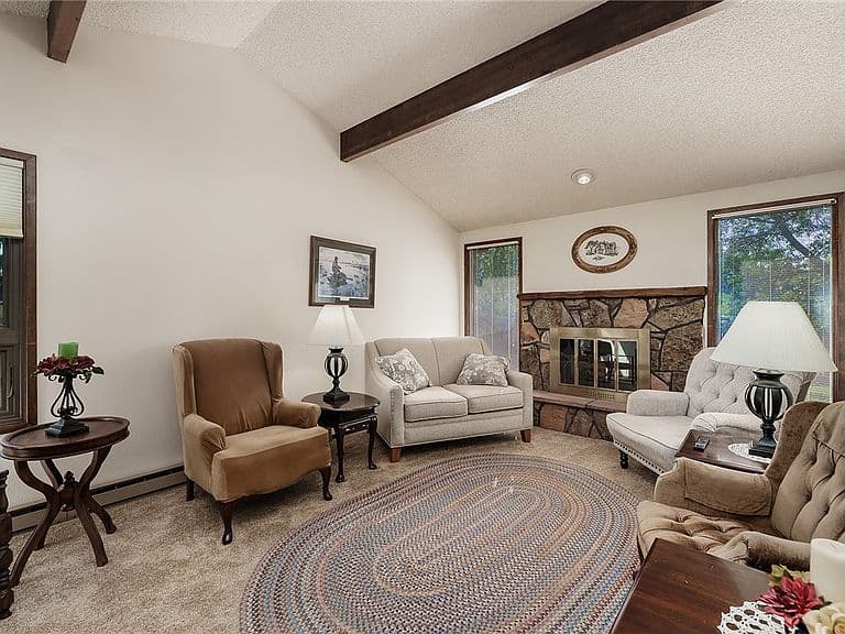 529 Greenspring Pl photo 3