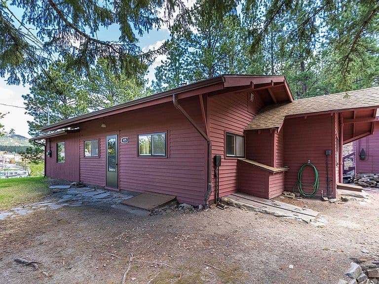 475 Gordon St photo 2