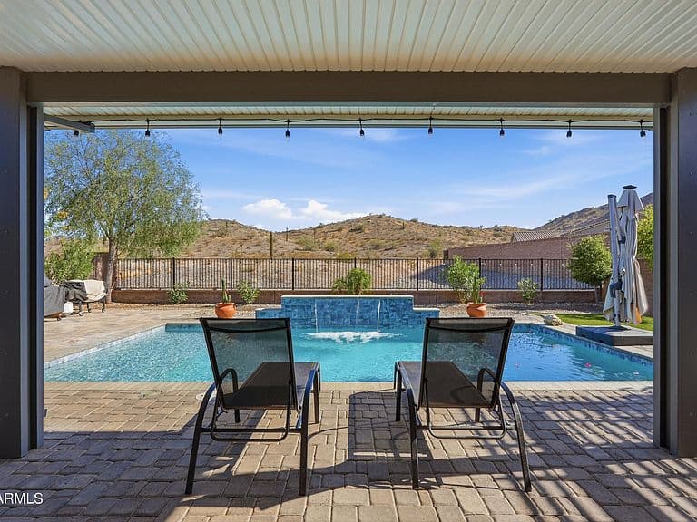 16475 W FAWN Drive photo 4