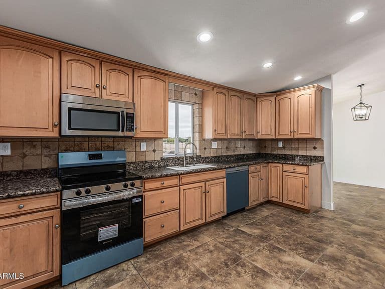 37522 W Pierce St photo 5