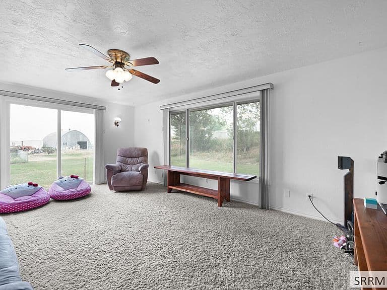 682 E 1100 N photo 4