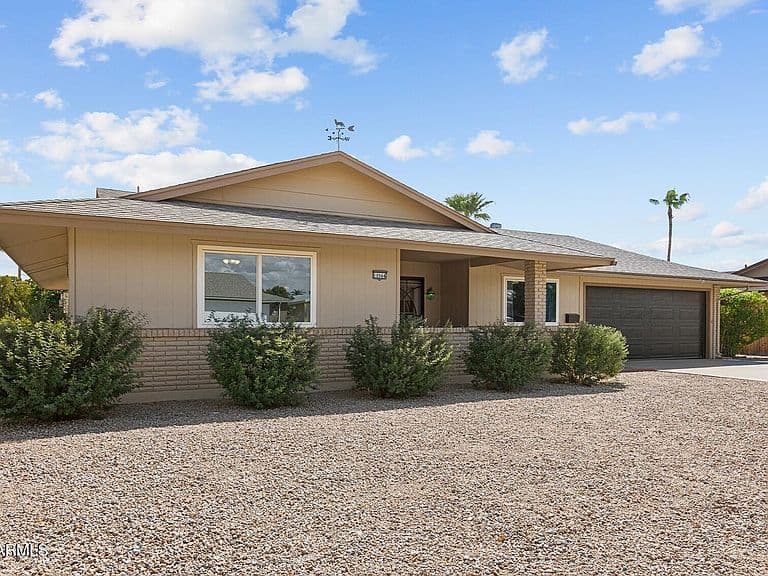 10944 W SARATOGA Circle photo 2