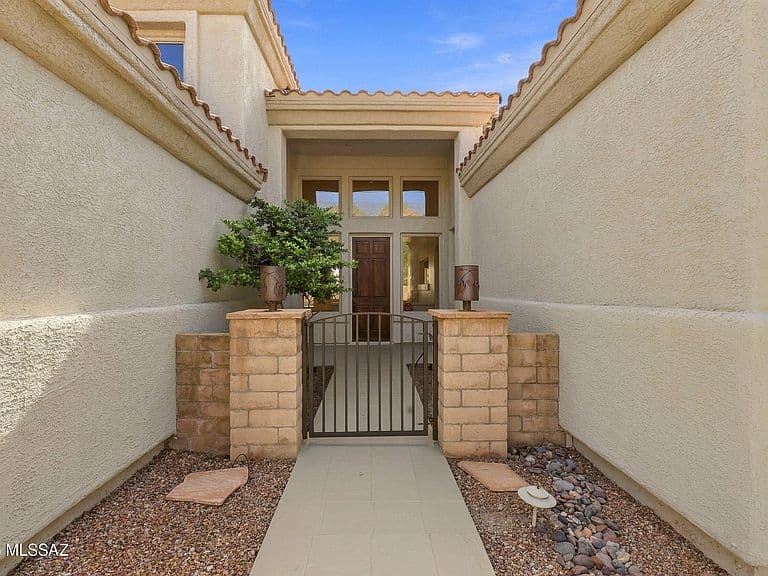 9760 E Spring Ridge Pl photo 3
