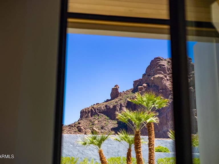 5724 N ECHO CANYON Drive photo 2