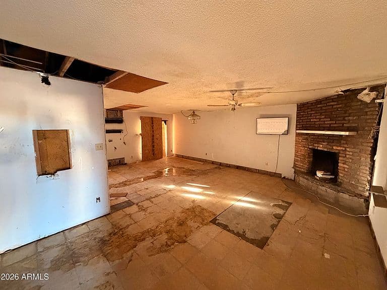 209 S 5TH Street photo 3