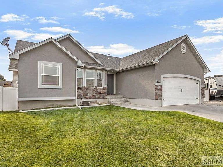 1297 Blueberry Trl photo 2