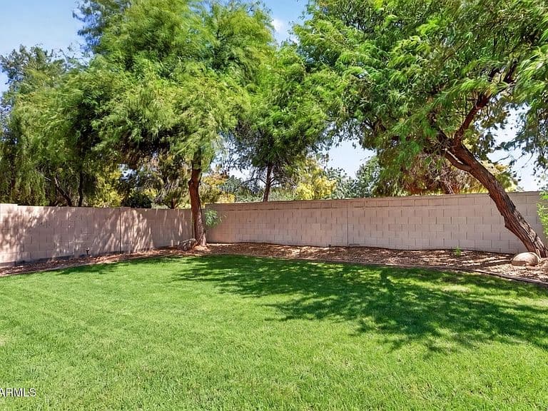 21073 N SANSOM Drive photo 2