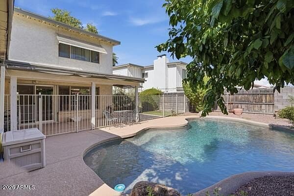 1621 E NORTHSHORE Drive photo 3