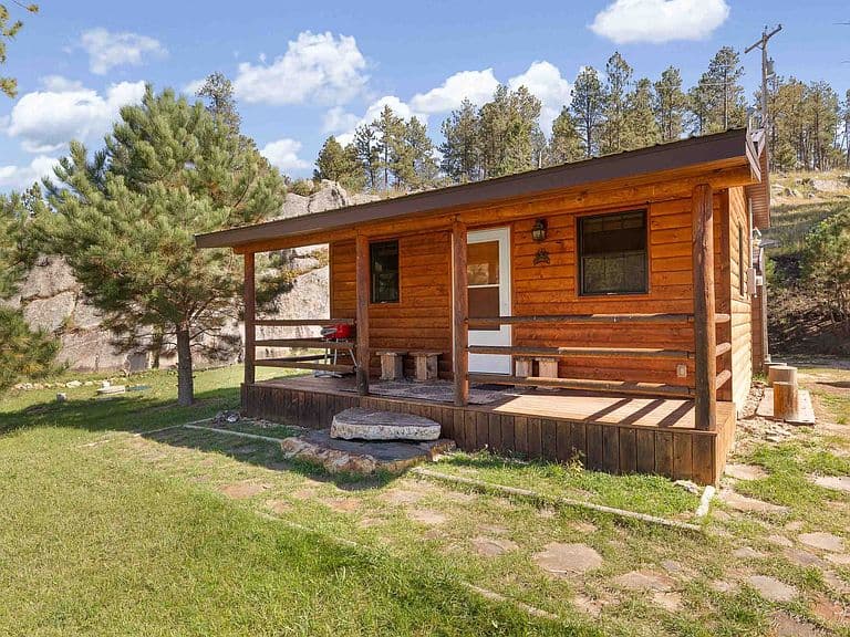 25006 Highway 16/385 photo 2