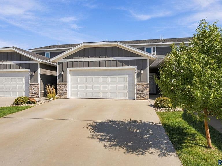 5902 S Whisper Creek Pl photo 1