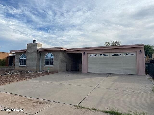 833 W Hawaii Dr photo 1