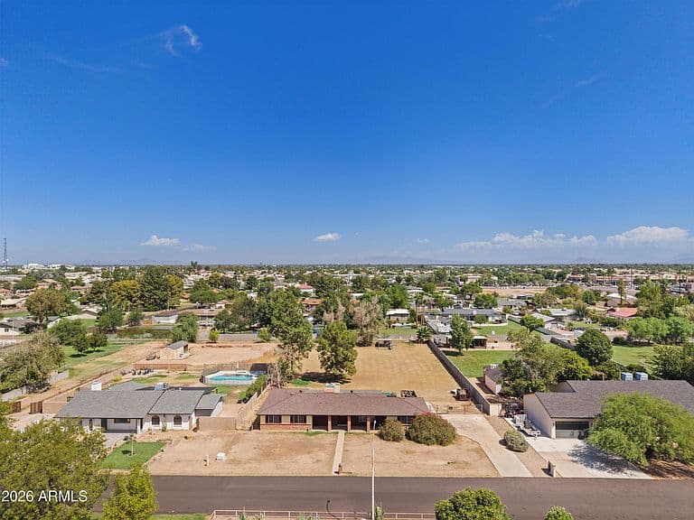 950 E REMINGTON Drive photo 2