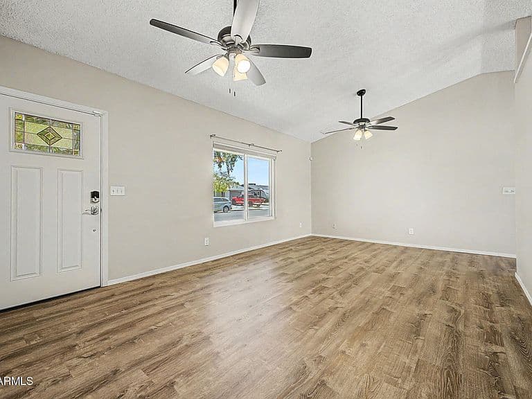 18234 N 56TH Lane photo 4