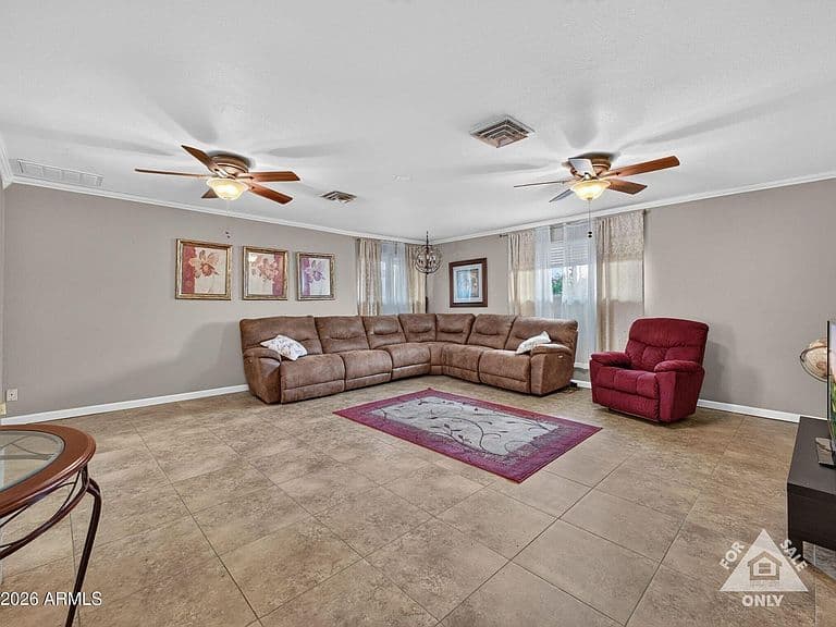 1602 E GROVE Avenue photo 4