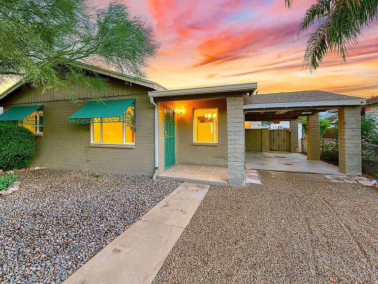 3007 E Beverly Dr photo 3