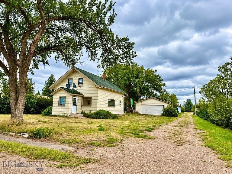118 Rock St N photo 2