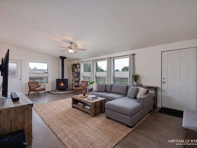 607 Meadow Cir photo 4