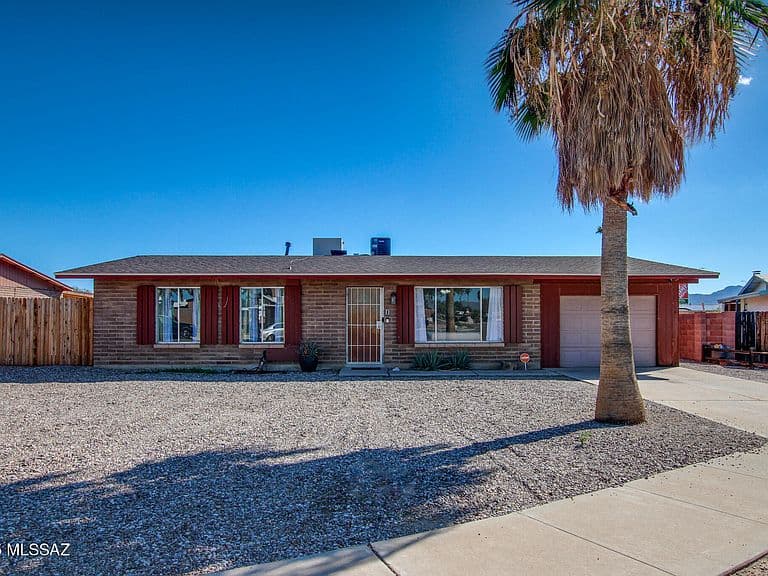 3725 W Brambly Dr photo 2