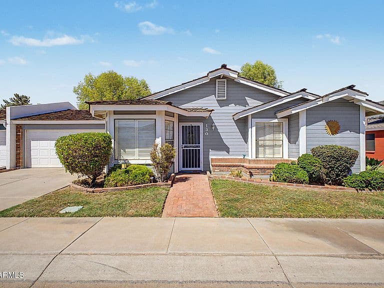 130 E CAMPO BELLO Drive photo 1
