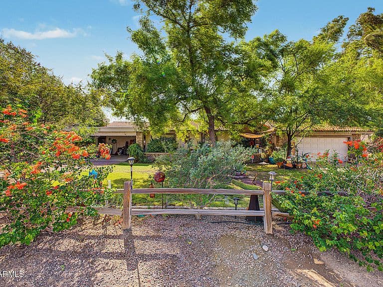 12115 E ORIOLE Way photo 1