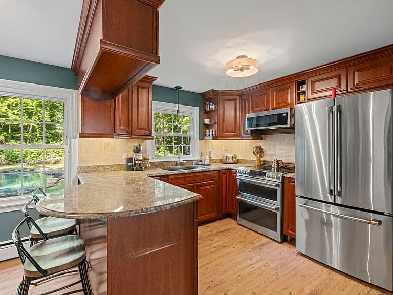 16 Juniper Drive photo 4