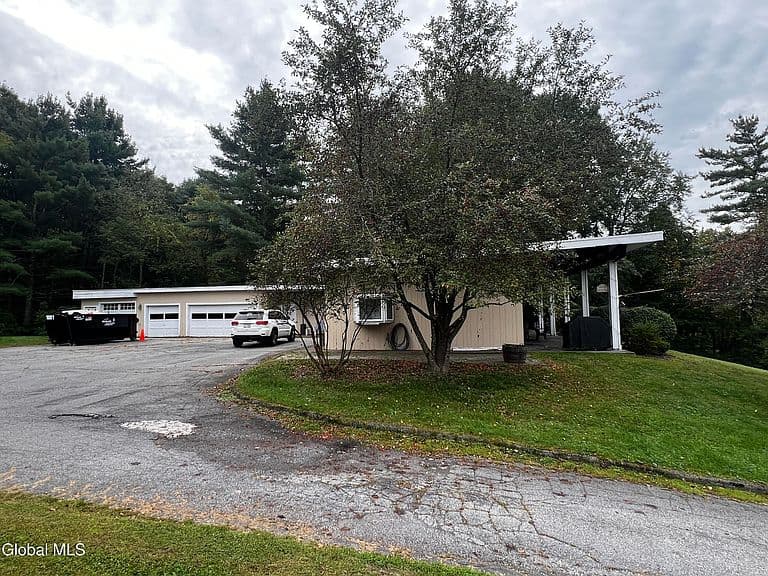 8 County Road 25 photo 2