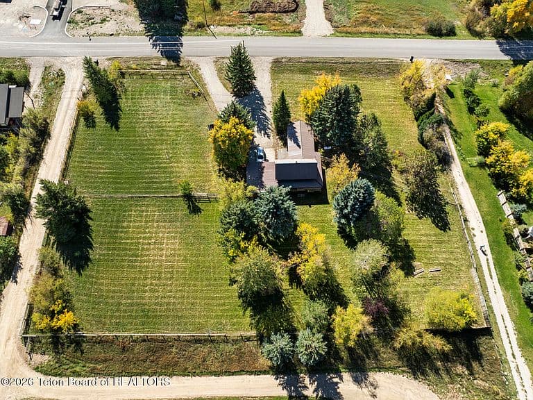 245 Cedron Rd photo 3