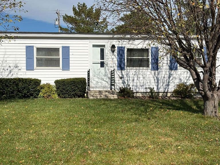 380 Spruce St photo 3