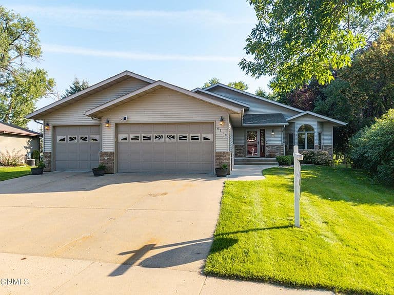4718 Pintail Loop SE photo 1