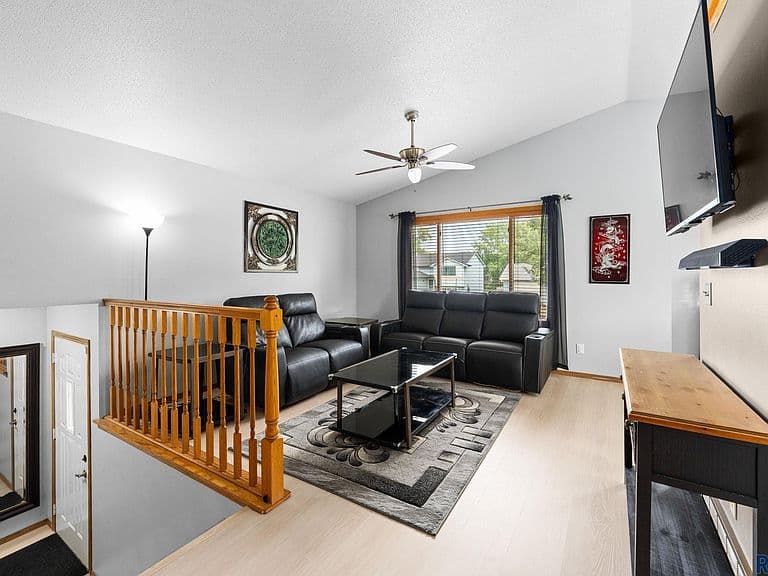 6205 W Jordan Dr photo 3