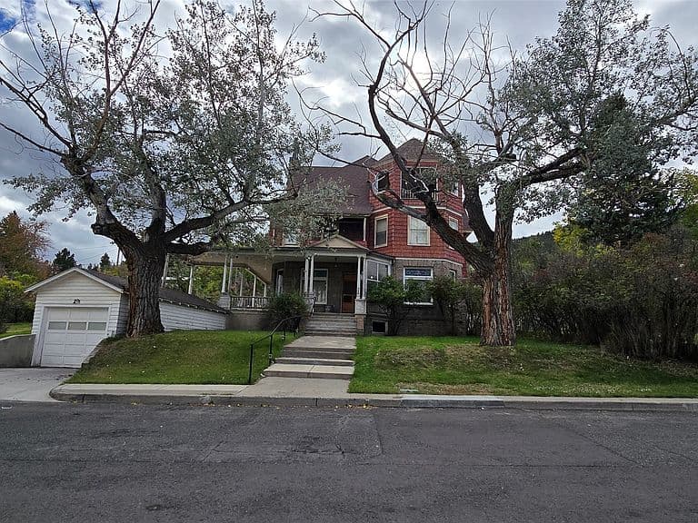 909 Flowerree St photo 2