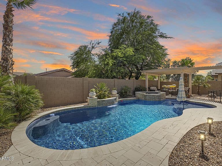 17327 W STRAIGHT ARROW Lane photo 1
