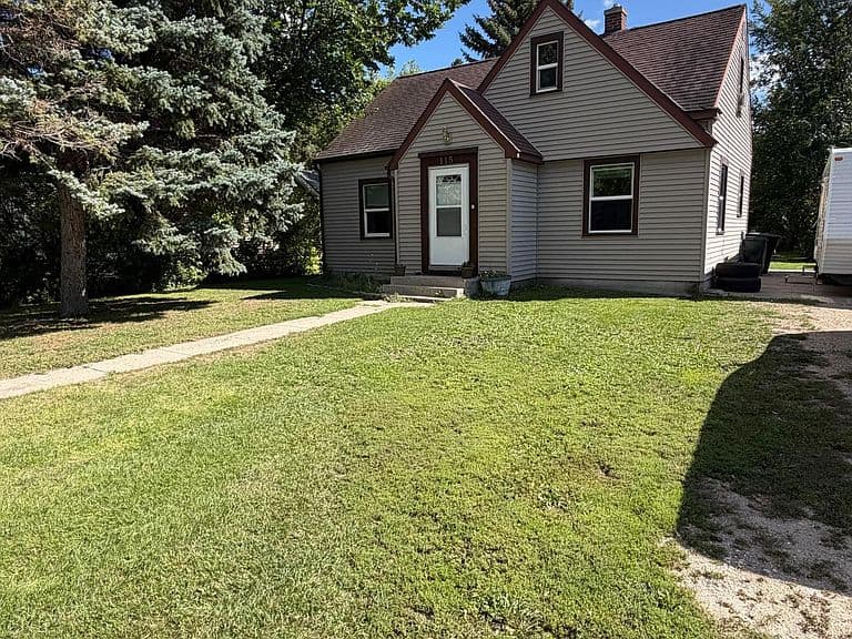 115 Riverside Dr photo 1