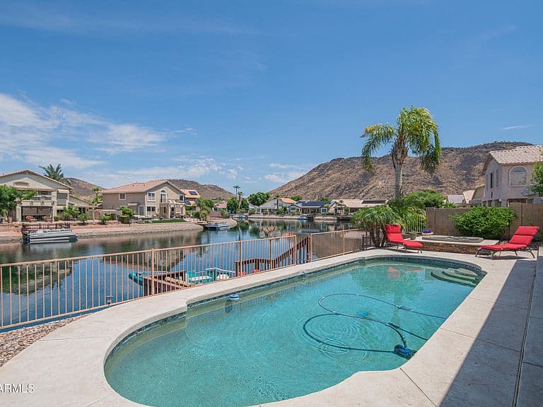 5338 W TONOPAH Drive photo 2