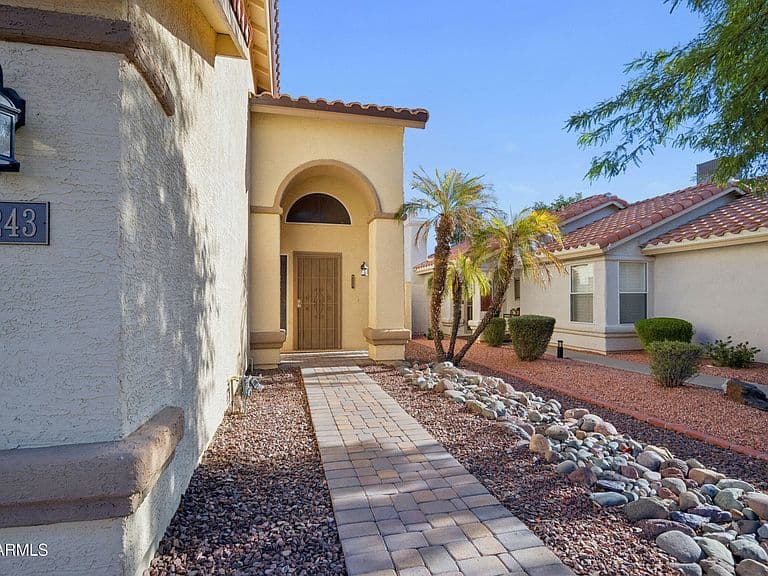 1243 E MURIEL Drive photo 4