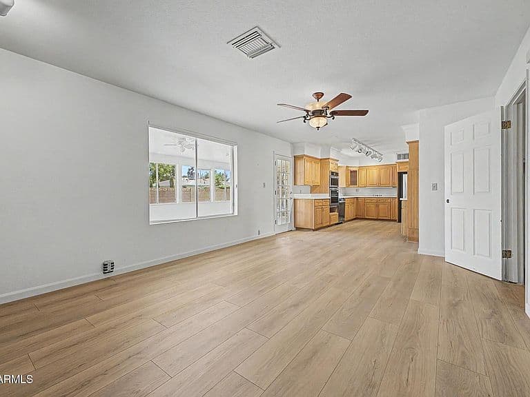1407 E GEMINI Drive photo 5