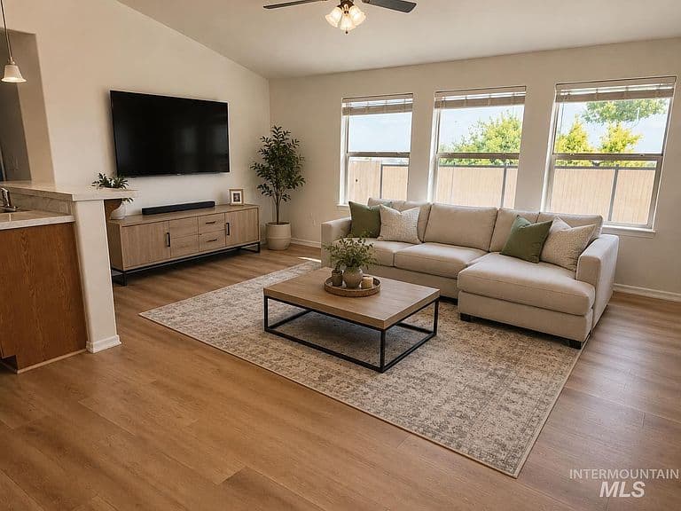 1135 Fiesta Way photo 1