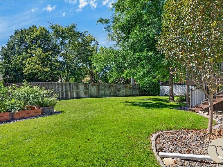 3736 Hayden Dr photo 4