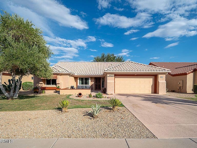 14227 W CIRCLE RIDGE Drive photo 1