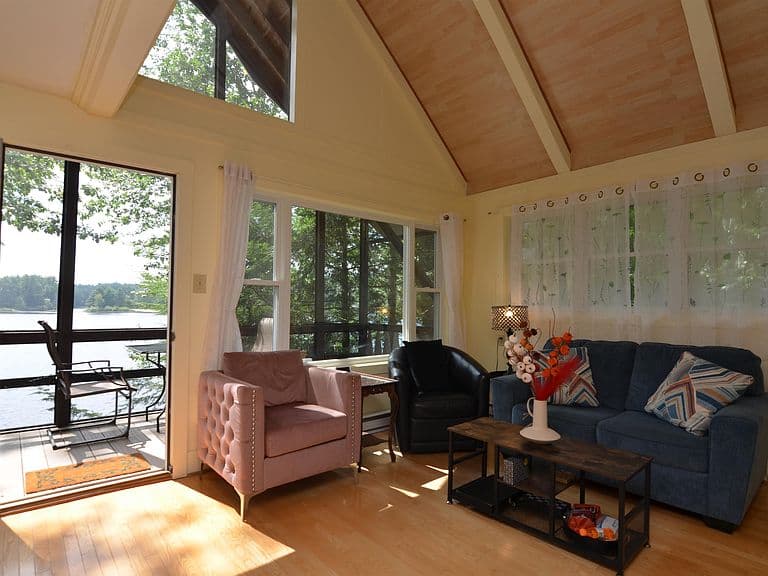 19 Hummingbird Lane photo 3