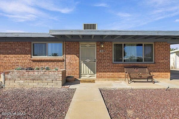 180 W Knox Dr photo 3