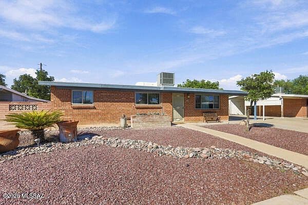 180 W Knox Dr photo 2