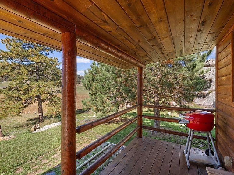 25006 Highway 16/385 photo 3