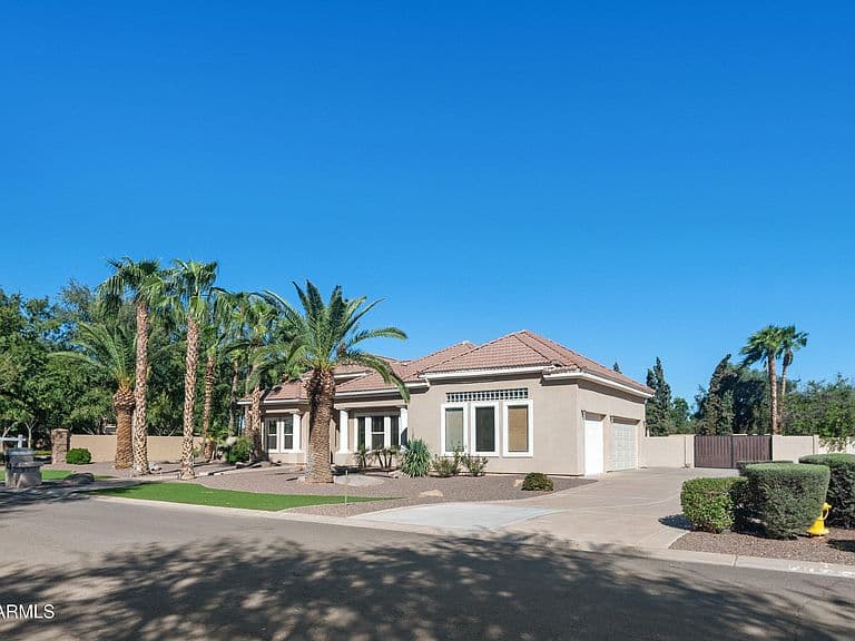 355 S BALBOA Drive photo 4