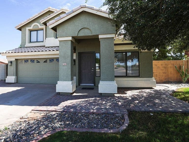 2461 E WILDHORSE Place photo 3
